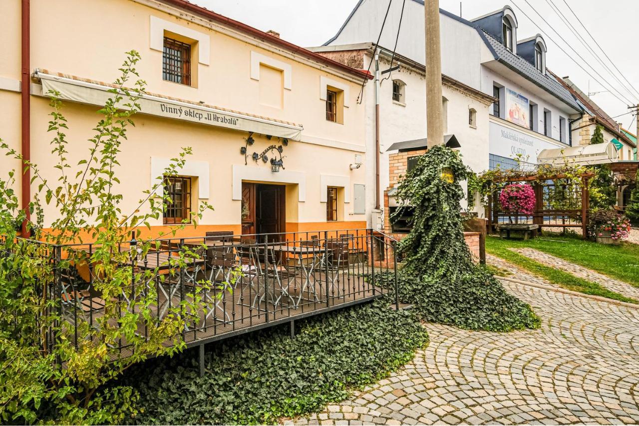 Апарт отель Sklep U Hrabalu Густопече Экстерьер фото